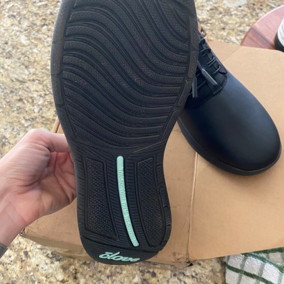 Shoes - Picture 4 of 4